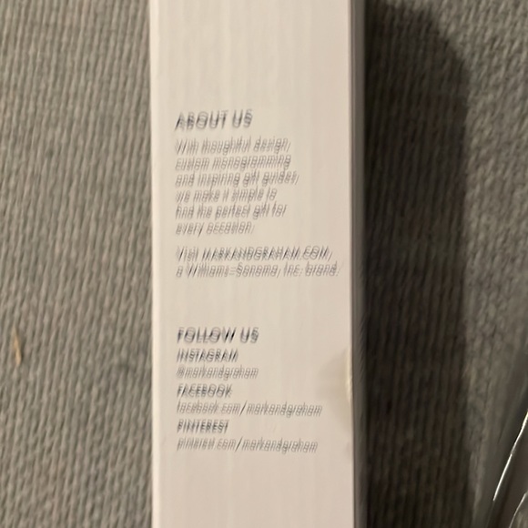 NIB Mark and Graham Electric wine opener. Puppy nibbled box. Great to have! - Picture 2 of 5